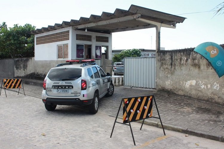 Na Paraíba, carro conduzido pela avó capota e mata neto de 3 anos