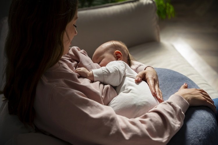 SAÚDE DA MULHER Agosto Dourado: volta ao trabalho não precisa significar o fim da amamentação
