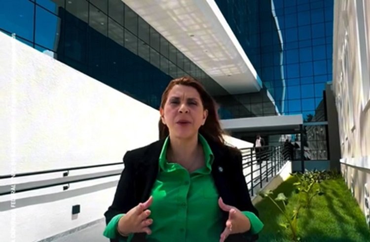 Eliza critica mudanças sobre aborto nos EUA e reforça oposição à descriminalização: “Aborto no Brasil não passará”