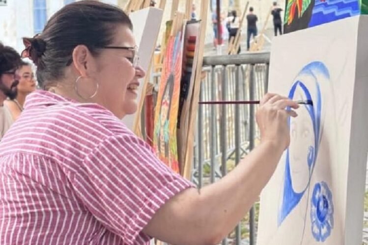 Encontro reúne mais de 30 artistas visuais na Praça São Francisco, no Centro Histórico de João Pessoa