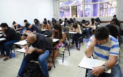 Encceja é no próximo domingo; saiba como consultar locais de provas
