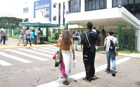 Estudantes devem ficar atentos ao prazo para renegociar dívidas do Fies com descontos
