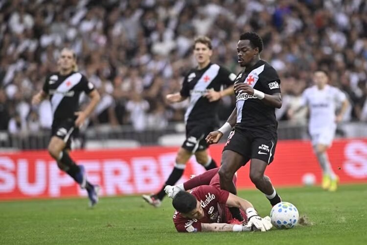 Análise: Vasco se afunda no Z-4 e precisa resolver urgências no elenco antes que seja tarde demais