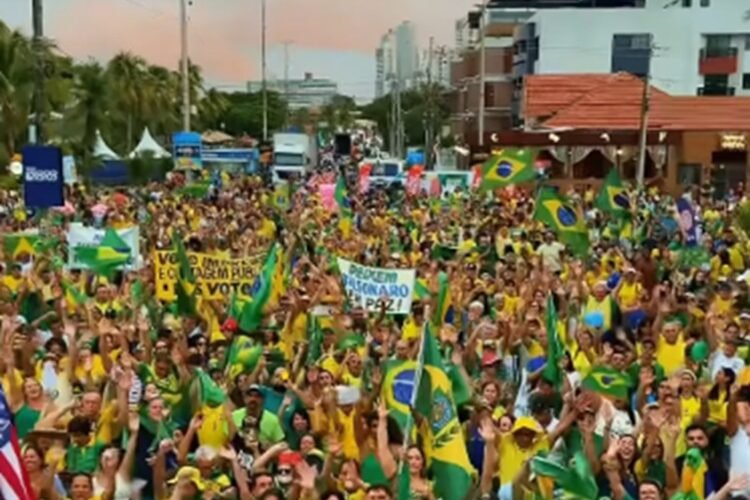 No 7 de Setembro, Fábio Lopes lidera mega carreata da direita na Paraíba