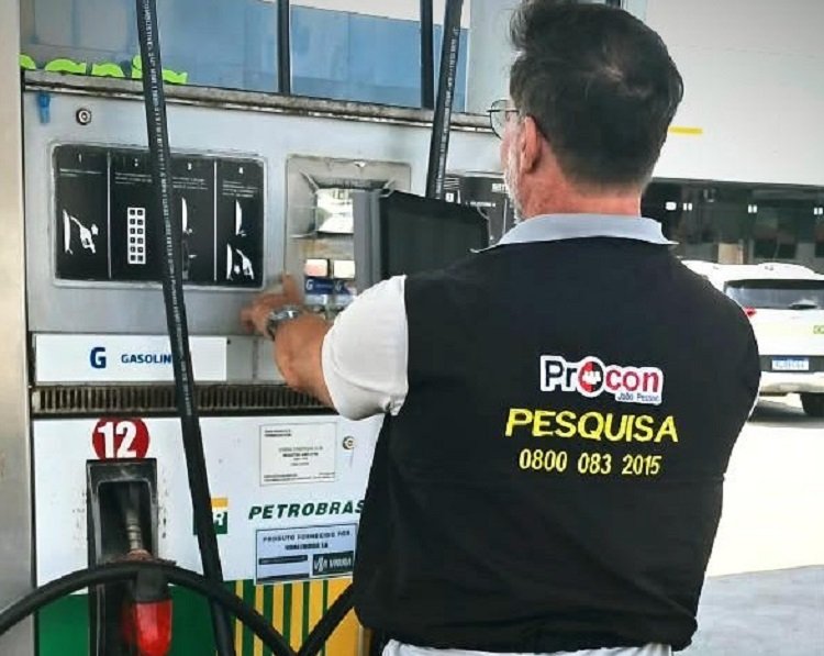 Menor preço do álcool volta a cair em pesquisa do Procon-JP; diferença no litro da gasolina é de R$ 0,51