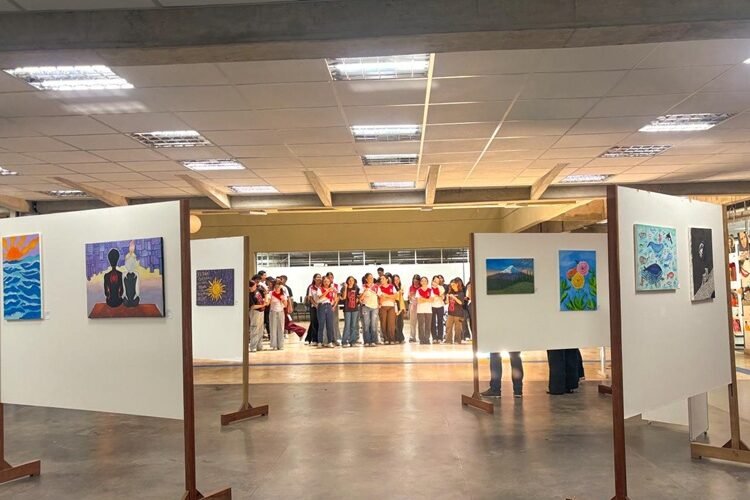Exposição reúne produções artísticas de alunos da Rede Municipal de Ensino na Biblioteca Central da UFPB
