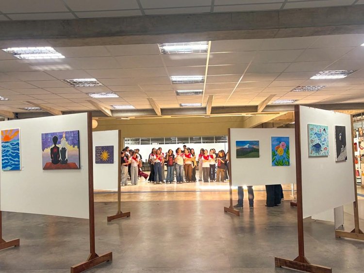 Exposição reúne produções artísticas de alunos da Rede Municipal de Ensino na Biblioteca Central da UFPB